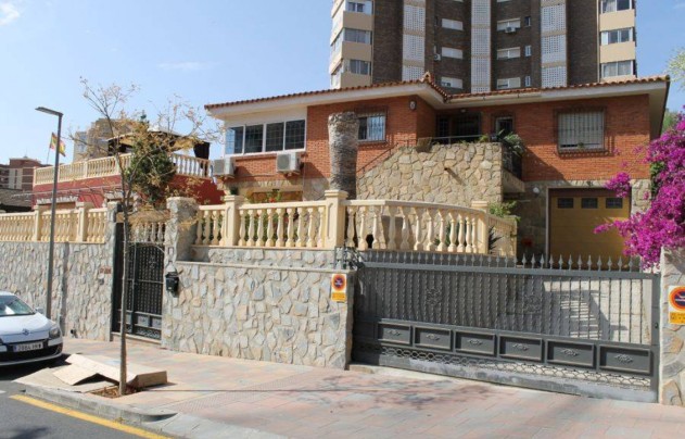 Resale - Villa - Benidorm - Poniente