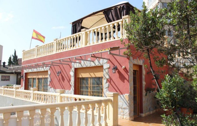 Resale - Villa - Benidorm - Poniente