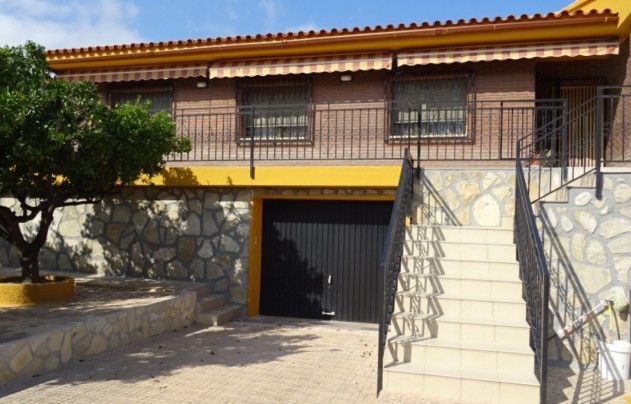 Resale - Villa - Benidorm - Poniente