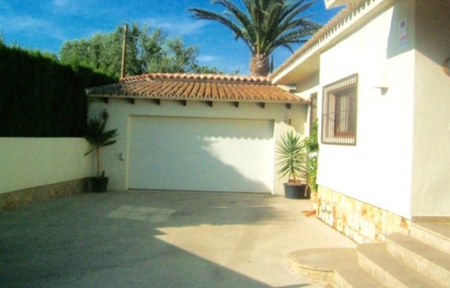 Resale - Villa - Benidorm - Urbanizaciones