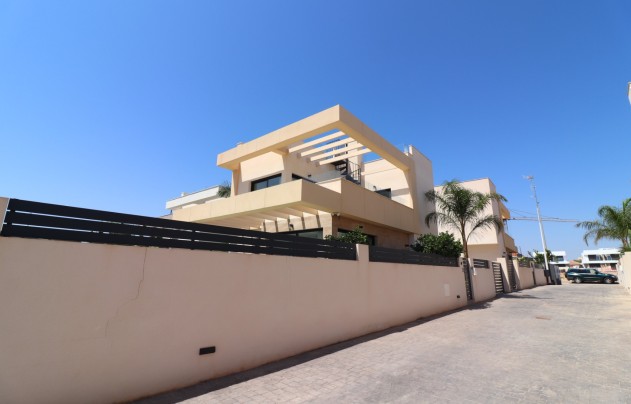 Resale - Villa - Los Montesinos - La Herrada