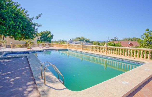 Resale - Villa - Denia - Campusos