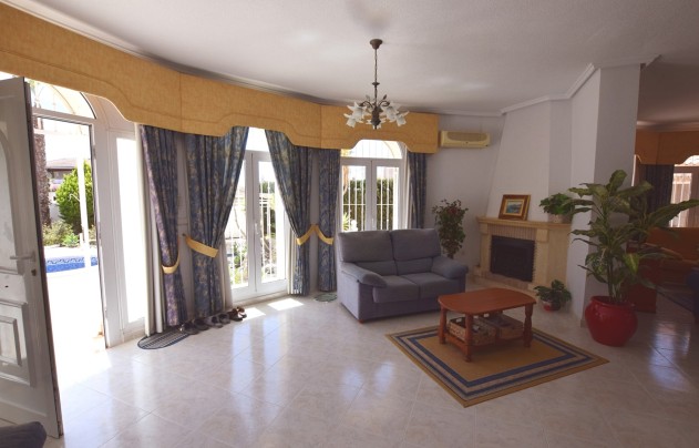 Resale - Villa - Ciudad Quesada - Pueblo Bravo