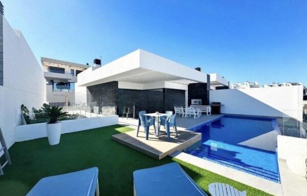 Resale - Villa - Ciudad Quesada - Altos del golf i