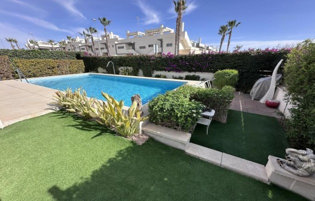 Resale - Villa - Orihuela - Vistabella