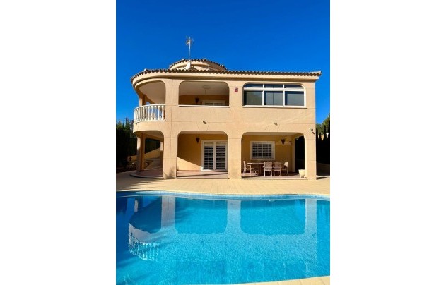 Reventa - Villa - Torrevieja - Los Balcones