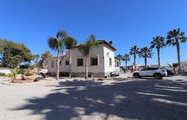 Resale - Villa - Catral