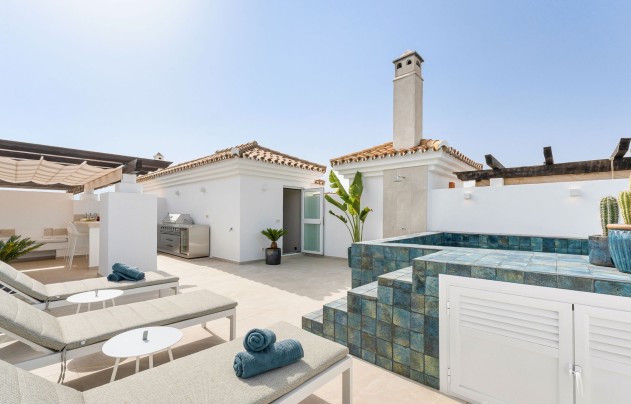 Resale - Apartment - Marbella - Nueva Andalucía