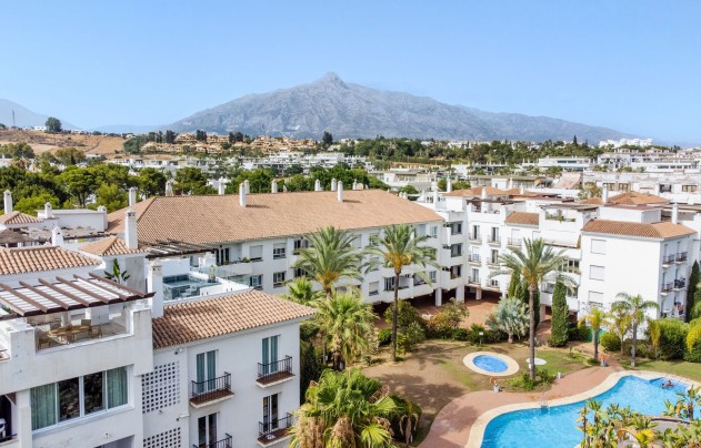 Resale - Apartment - Marbella - Nueva Andalucía