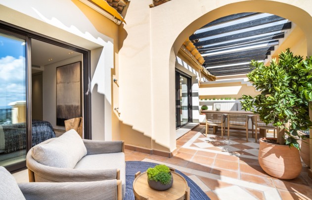 Resale - Apartment - Benahavis - La Quinta