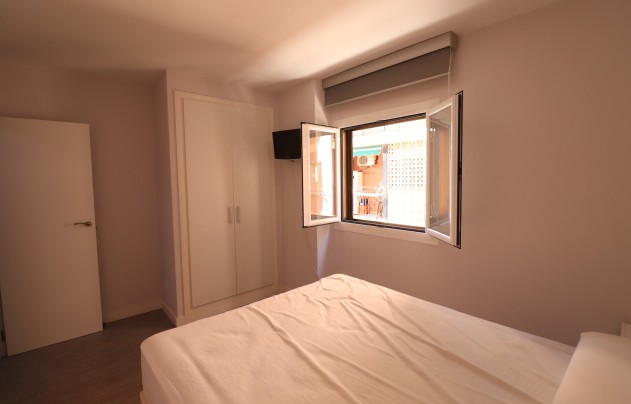 Herverkoop - Apartment - Torrevieja - Playa del Cura