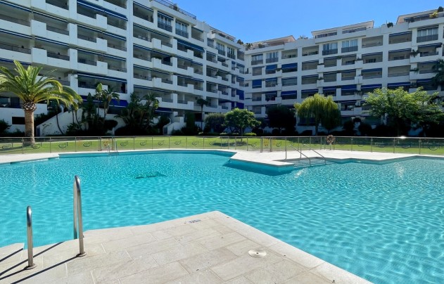 Resale - Apartment - Marbella - Puerto Banús