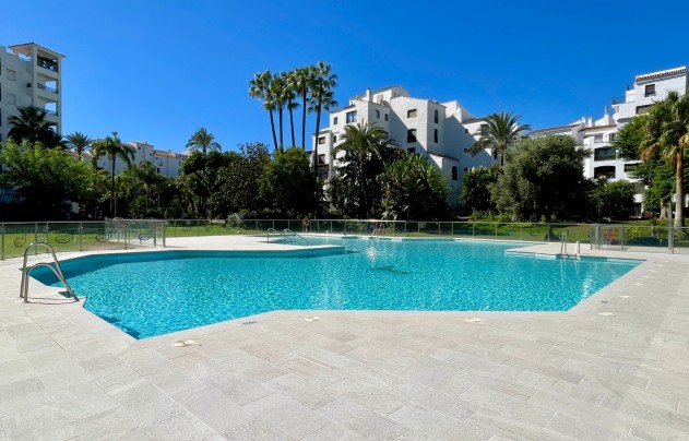 Resale - Apartment - Marbella - Puerto Banús