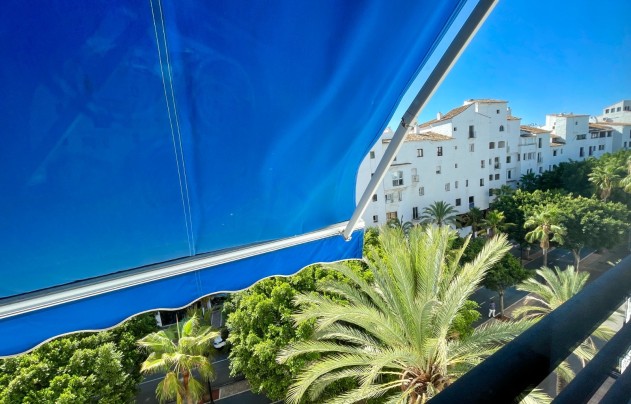 Resale - Apartment - Marbella - Puerto Banús