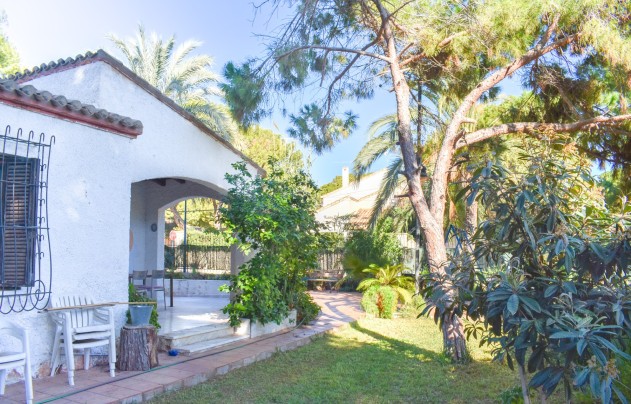 Resale - Villa - Orihuela Costa - Punta Prima