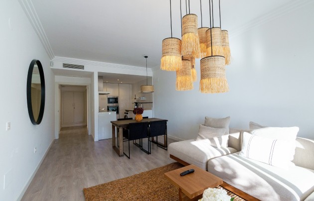 Resale - Apartment - Benahavis - La Quinta