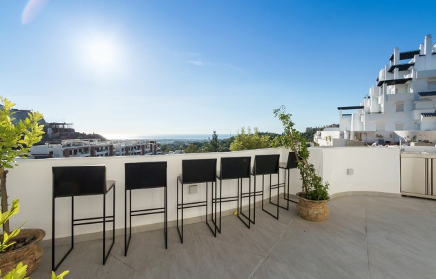 Resale - Apartment - Benahavis - La Quinta