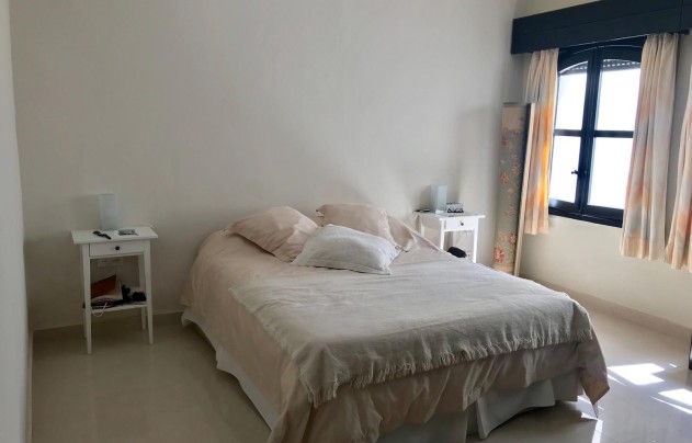 Resale - Apartment - Marbella - Puerto Banús