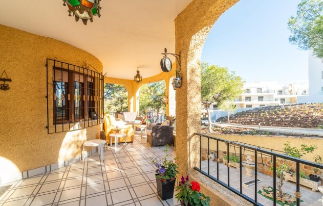 Resale - Villa - Orihuela Costa - Villamartín