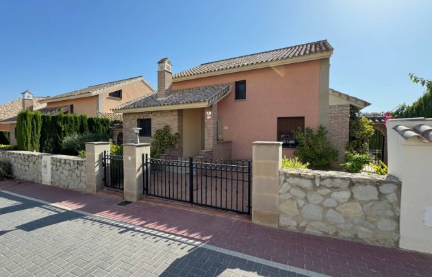 Resale - Villa - La Finca Golf