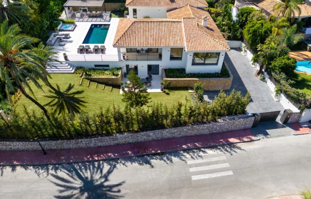 Resale - Villa - Marbella - Nueva Andalucía